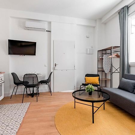 Charming Lucero Appartement Madrid Buitenkant foto