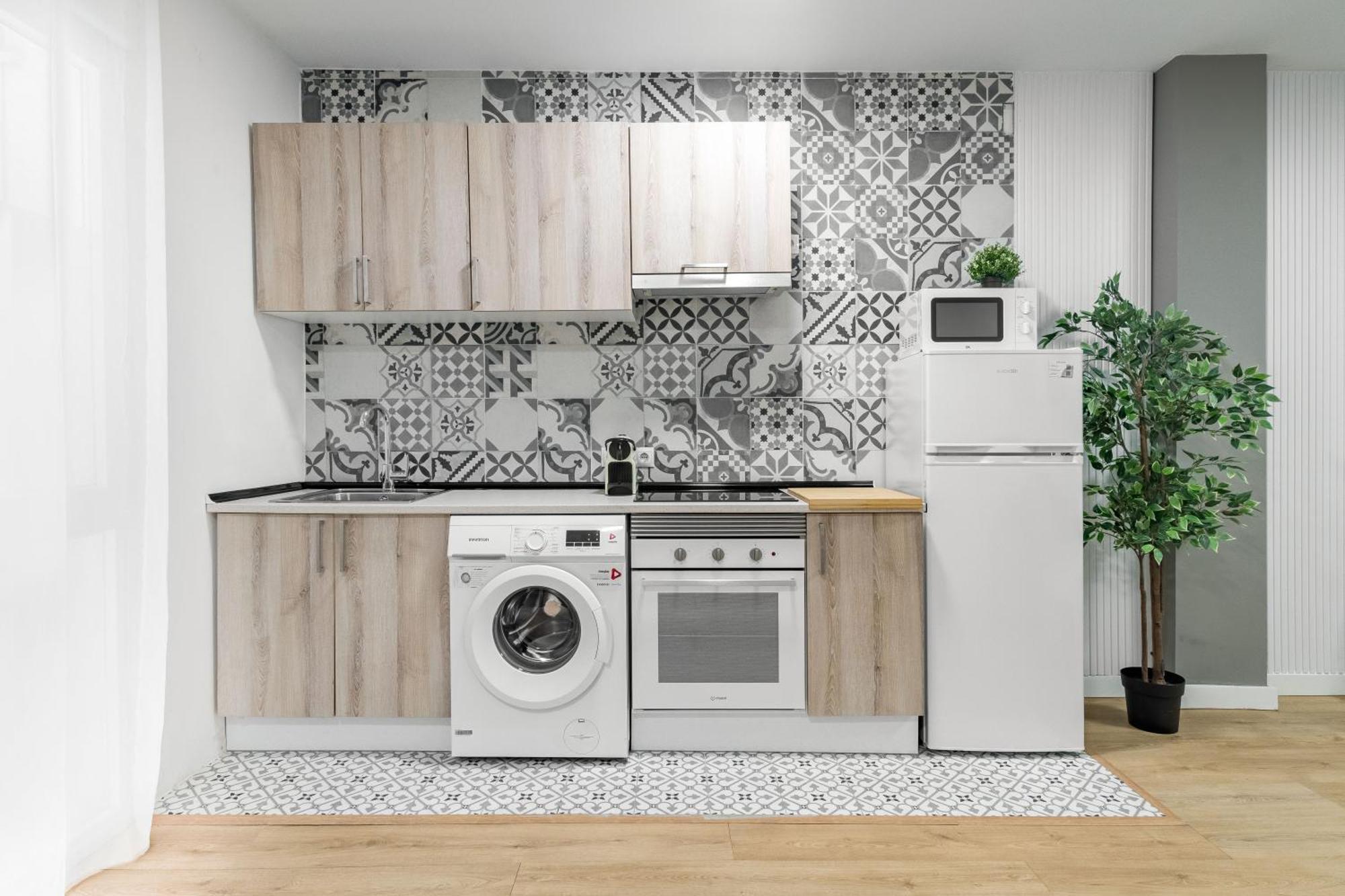 Charming Lucero Appartement Madrid Buitenkant foto