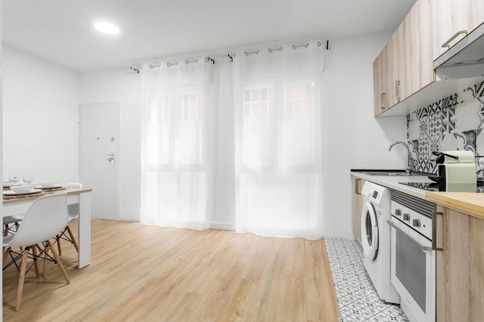 Charming Lucero Appartement Madrid Buitenkant foto