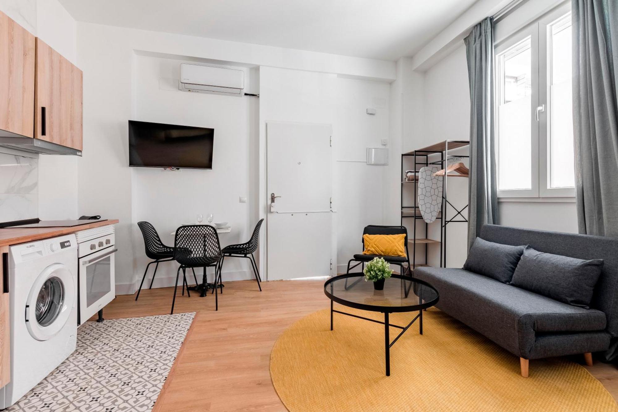 Charming Lucero Appartement Madrid Buitenkant foto
