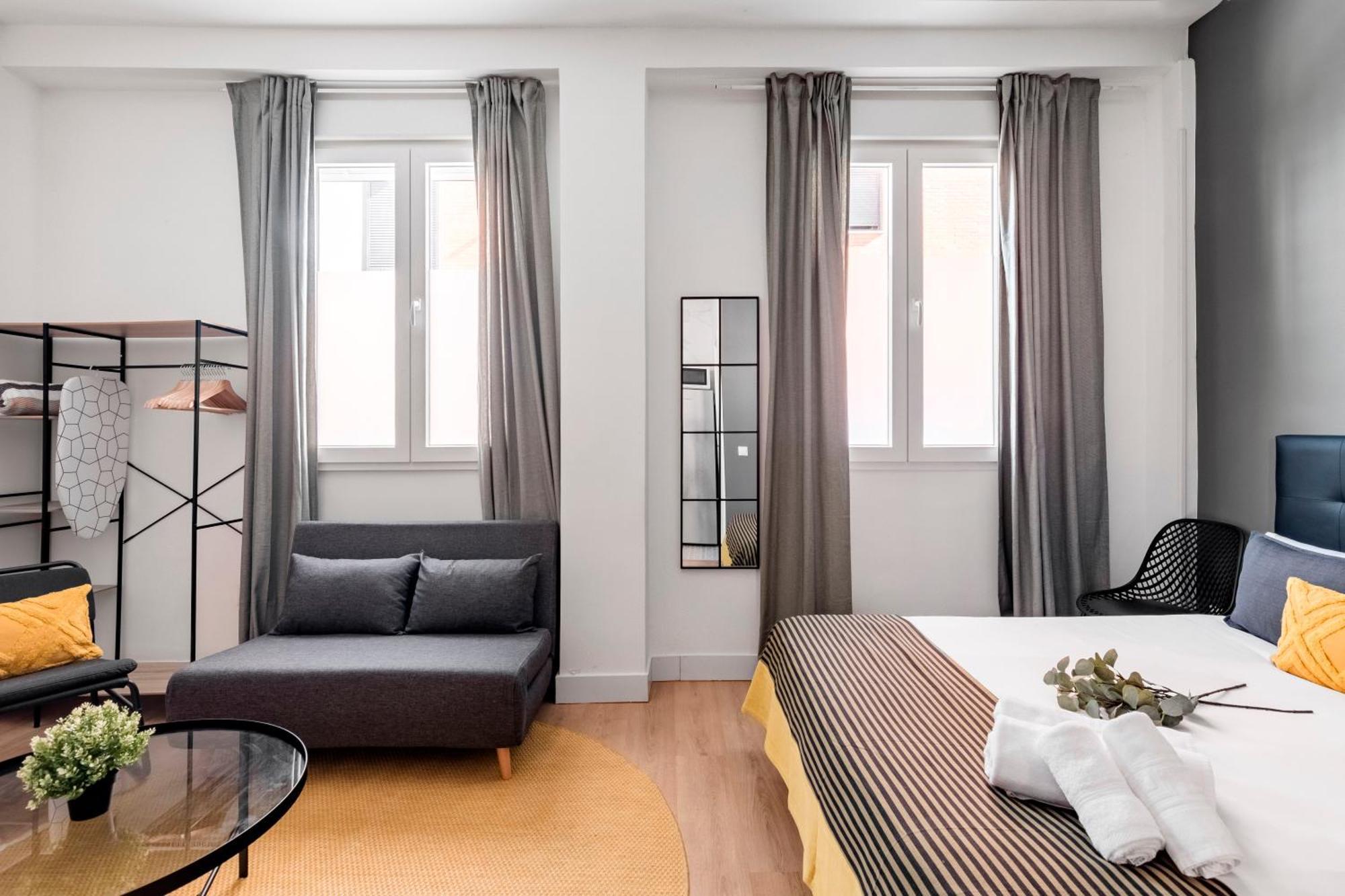 Charming Lucero Appartement Madrid Buitenkant foto