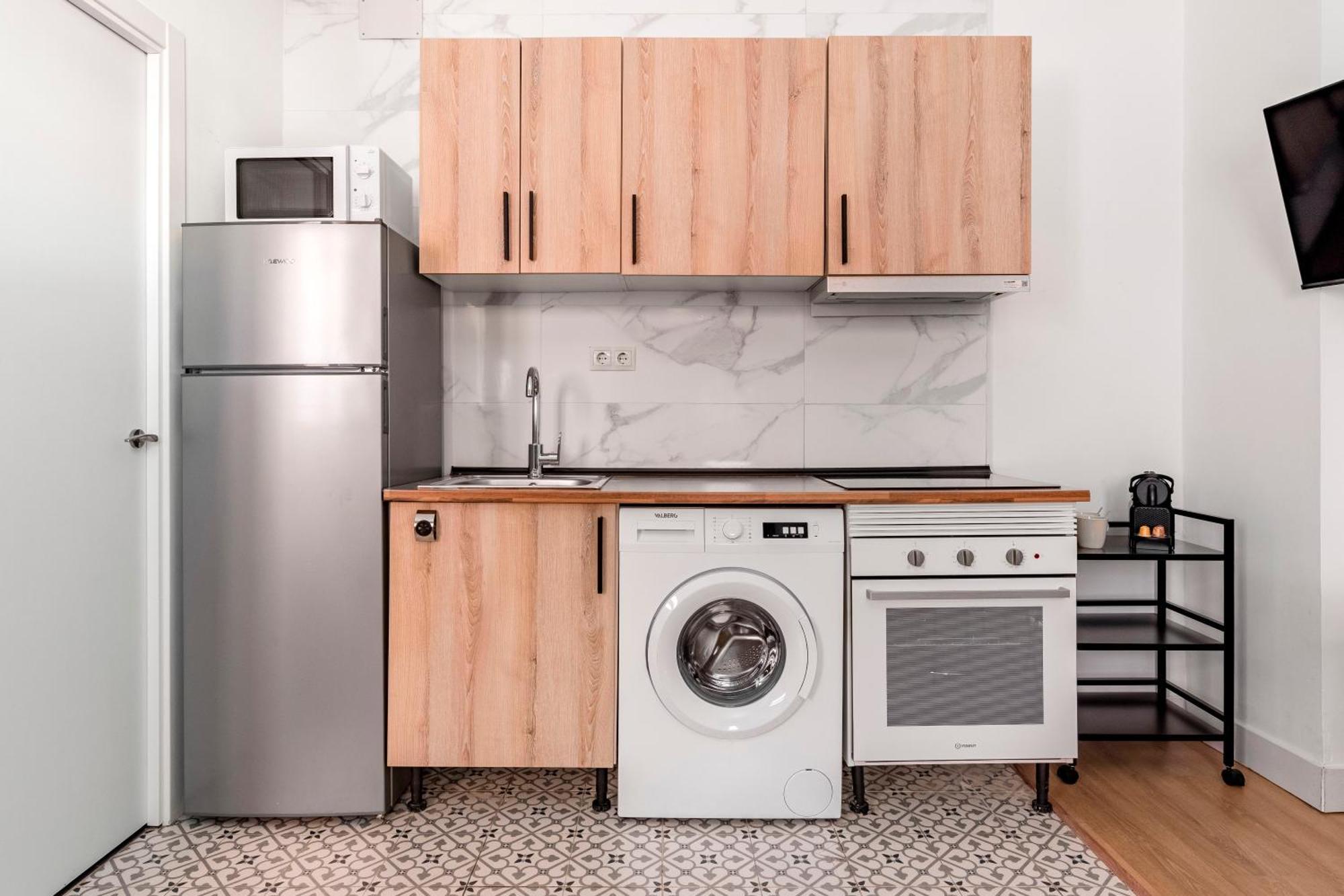 Charming Lucero Appartement Madrid Buitenkant foto