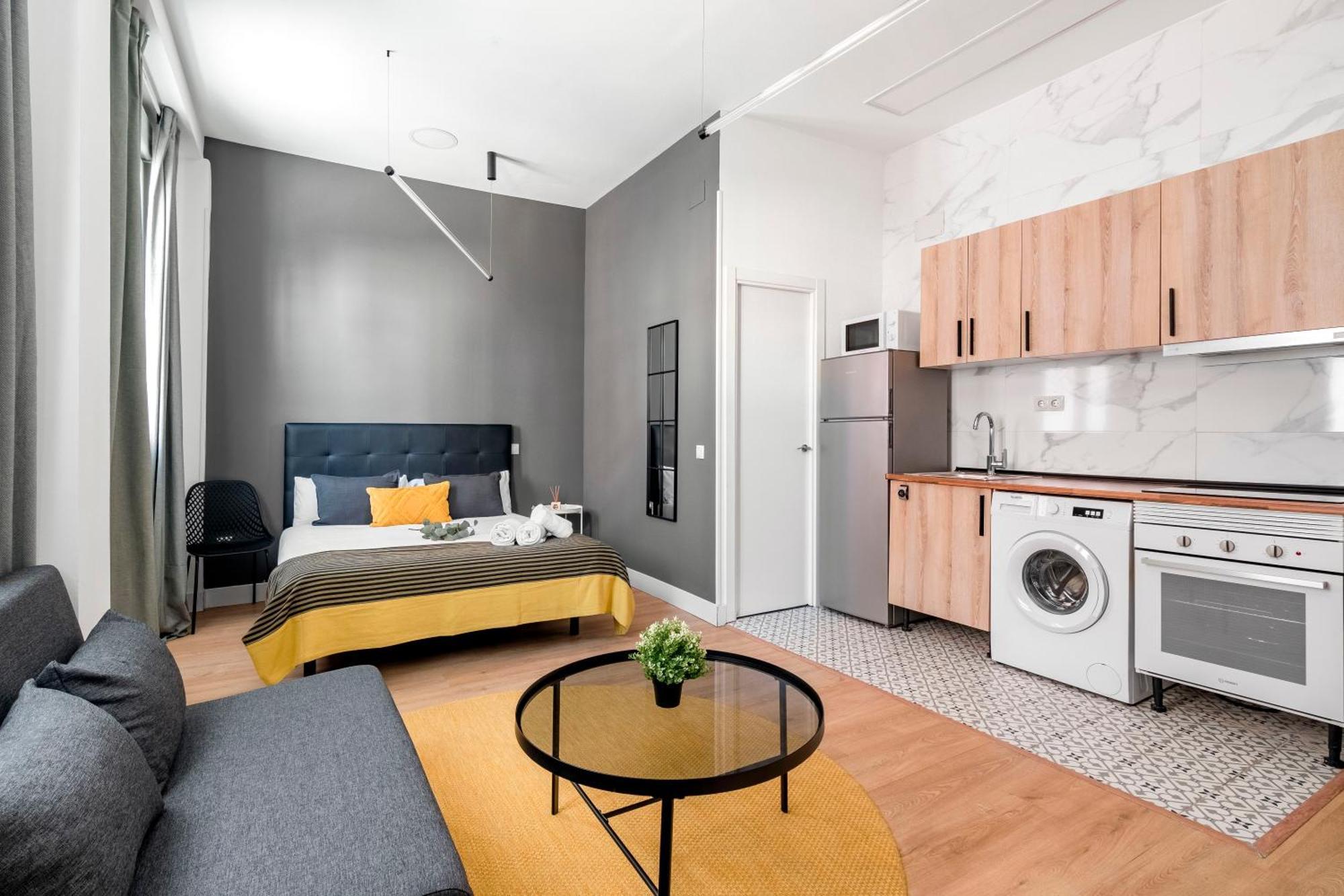 Charming Lucero Appartement Madrid Buitenkant foto